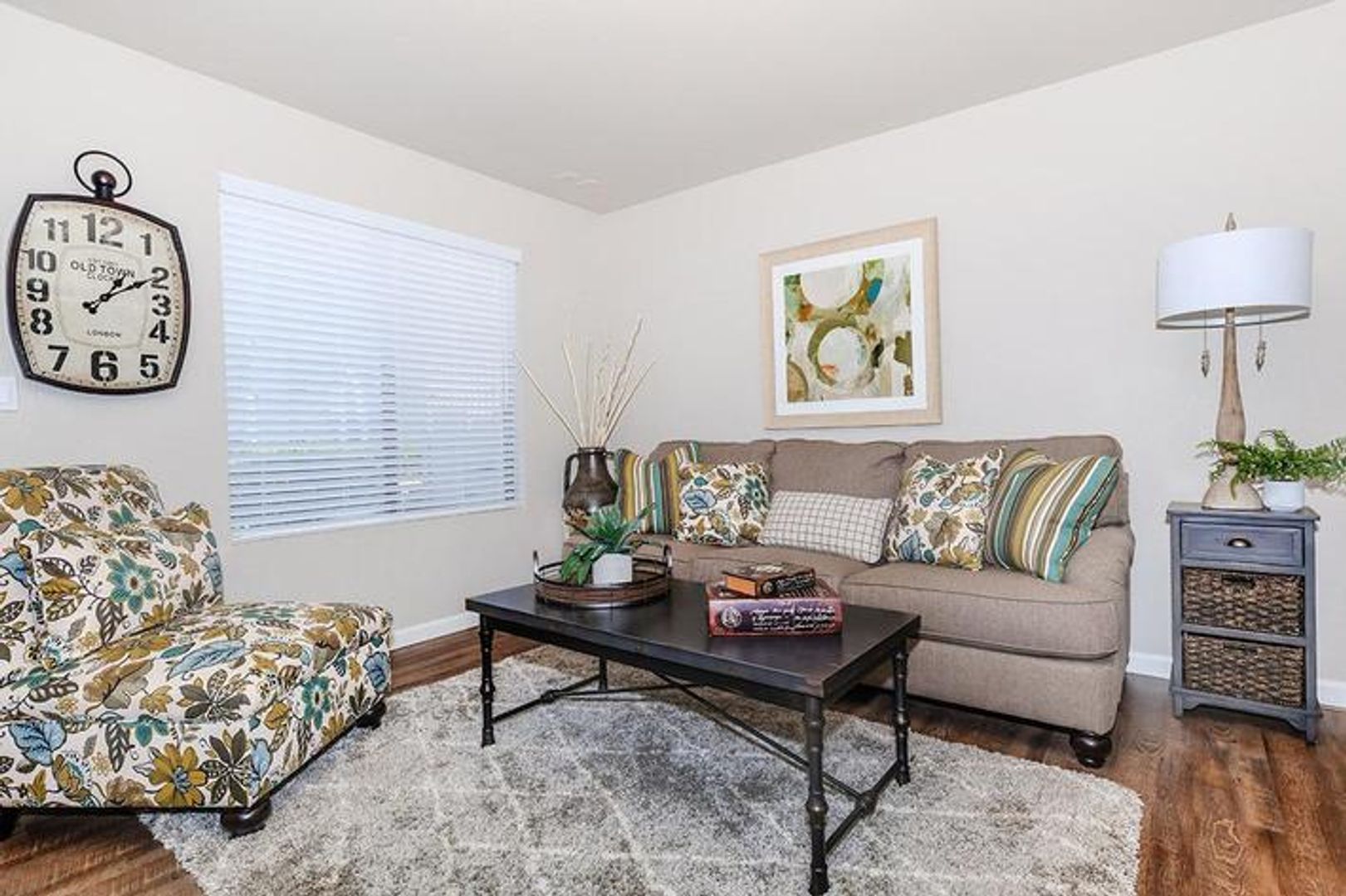 Fresno Apartment: 445 W Nees Ave