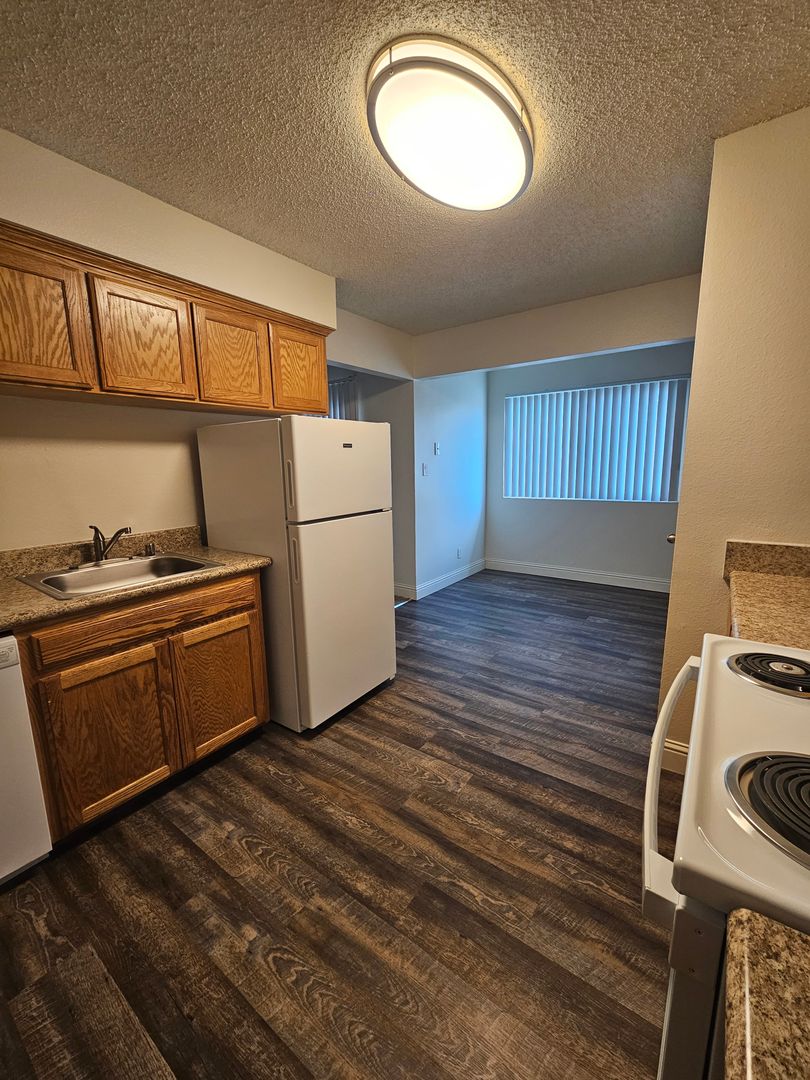 Fresno Apartment: 4918 N. Ninth