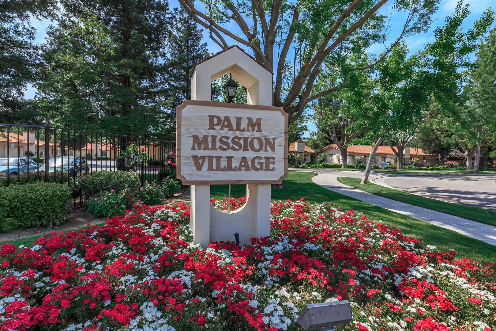 Fresno Apartment: 6549 N palm