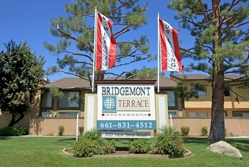Bakersfield Apartment: 800 New Stine Road