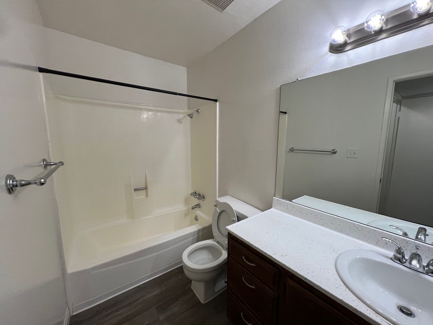 Raintree Garden Apartments 7 of 12