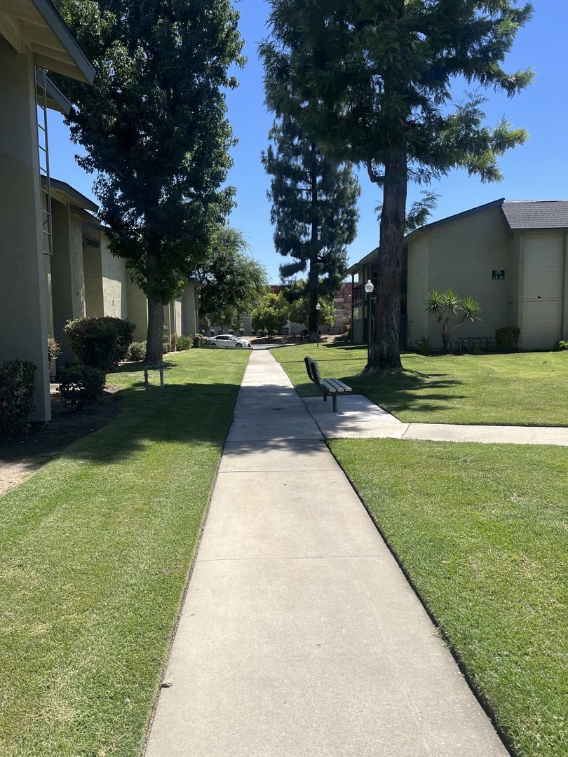 Raintree Garden Apartments 12 of 12