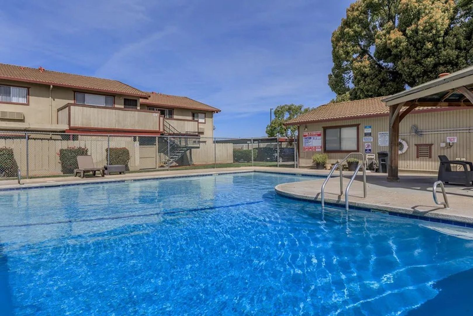 Merced Apartment: 3270 Meadows Ave.