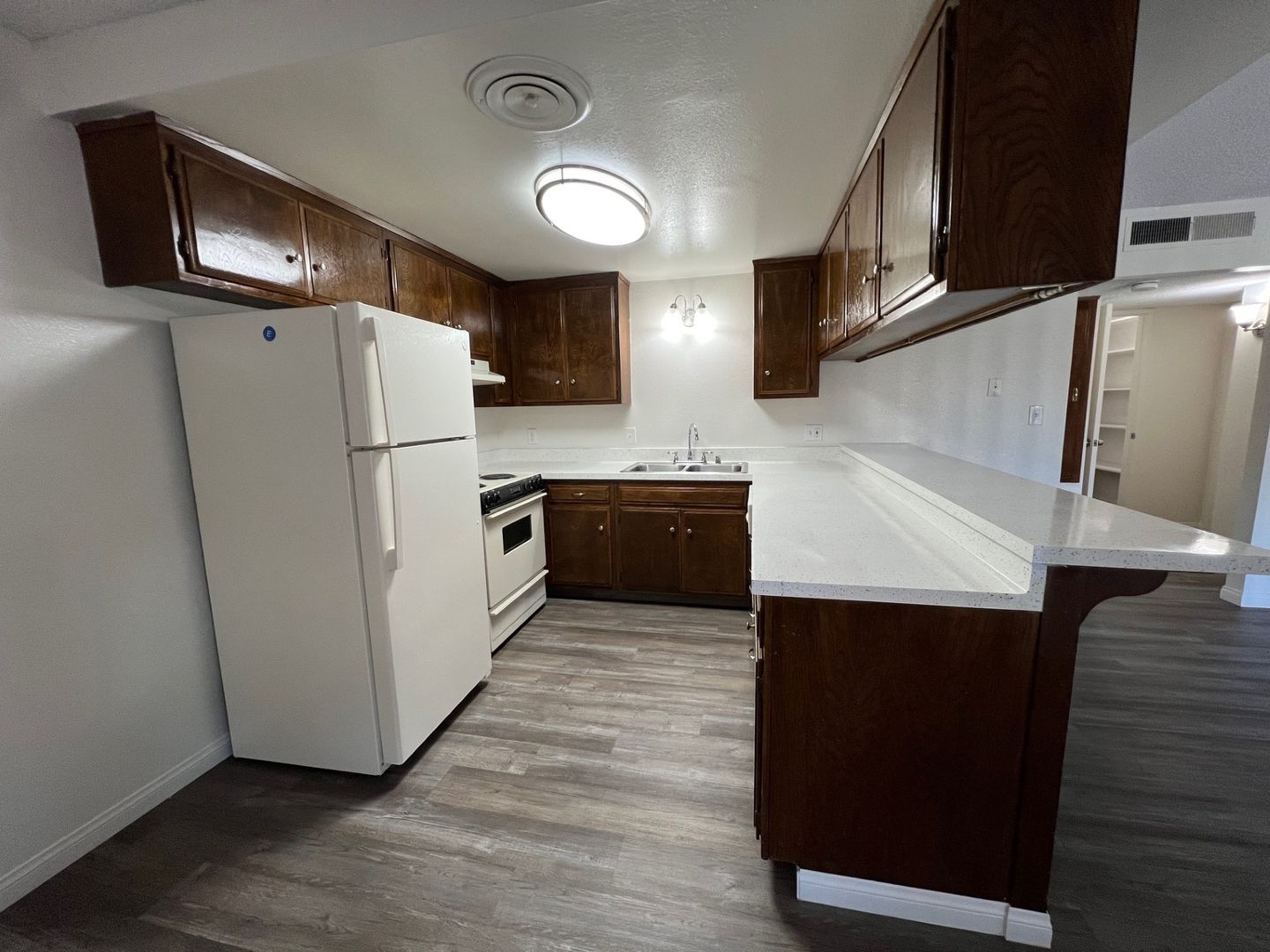 Raintree Garden Apartments 3 of 12