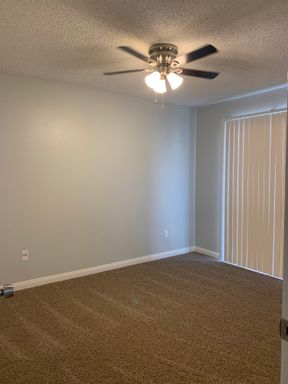 Large 2 bedroom – photo 1