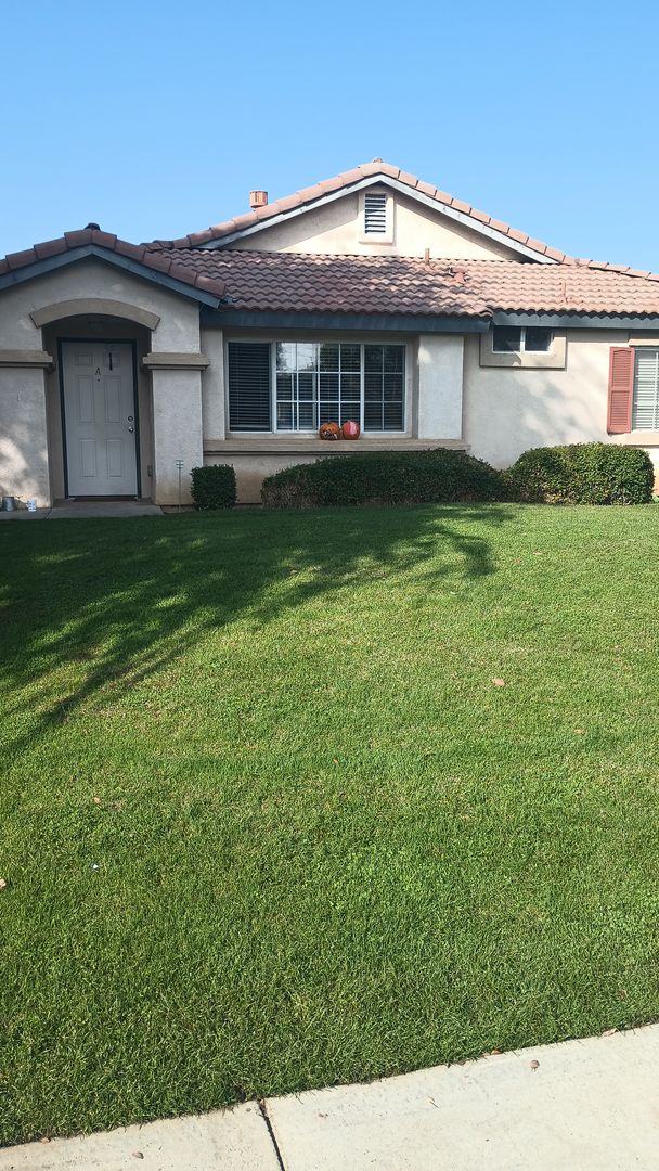 Bakersfield Apartment: 4510 Pebble Creek Drive