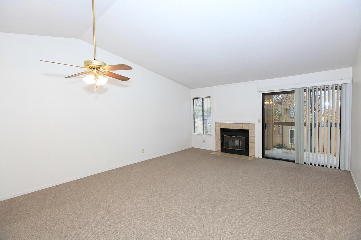 Bakersfield Apartment: 8200 Kroll Way