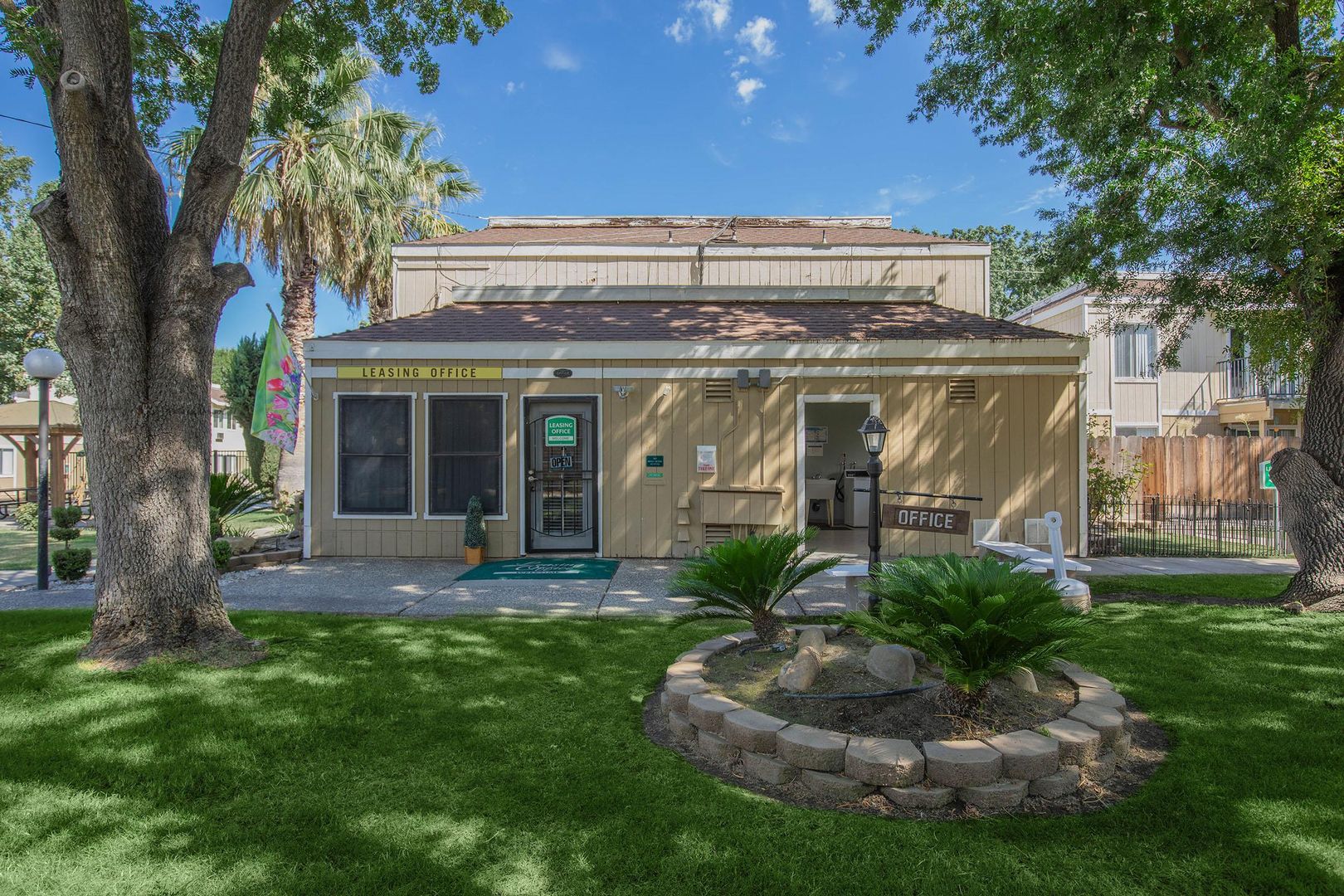 Merced Apartment: 925 Loughborough Dr