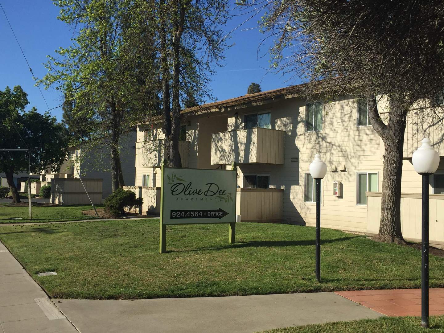 Lemoore Apartment: 333 N. Olive Street
