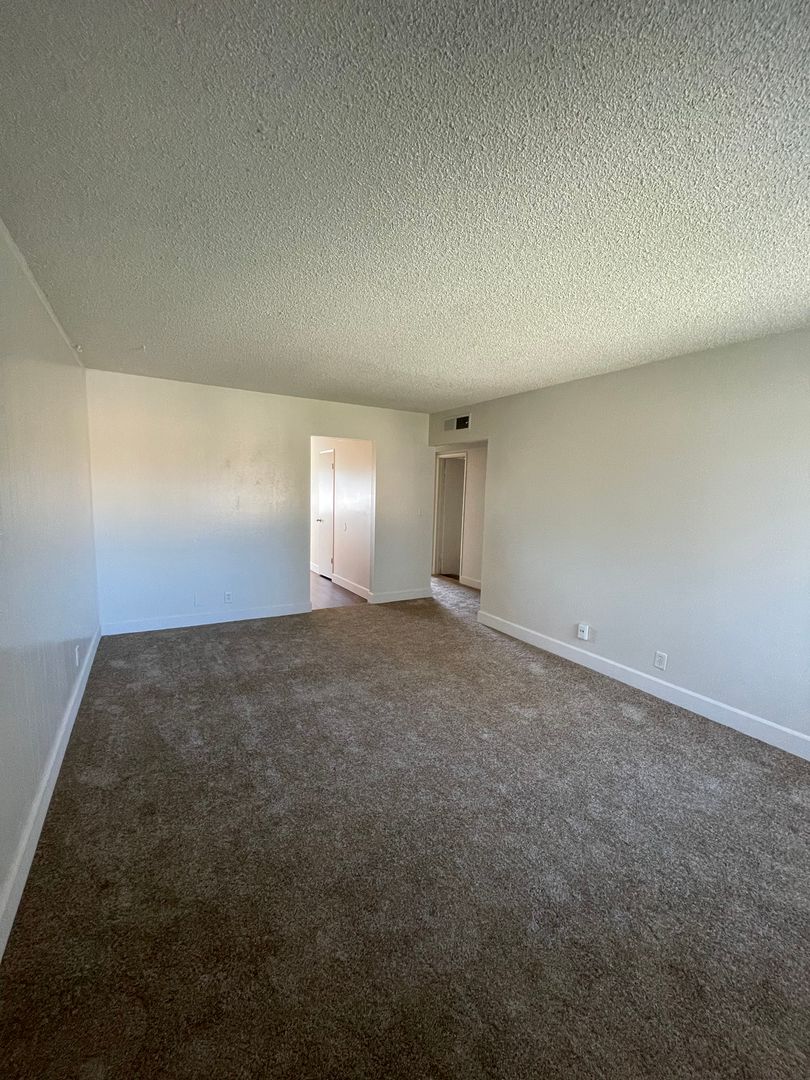 Fresno Apartment: 3042 E. Dayton