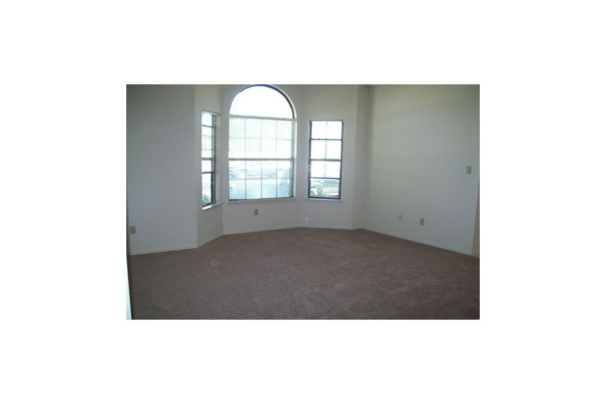 Laurelwood West Villas 2 of 10