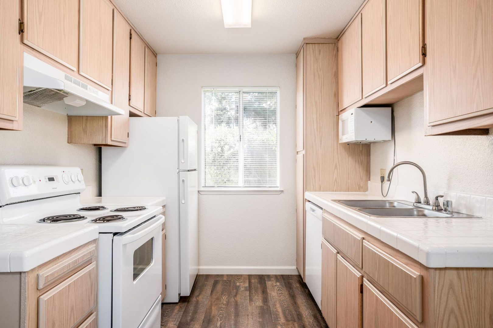 Clovis Apartment: 100 Fowler Ave.