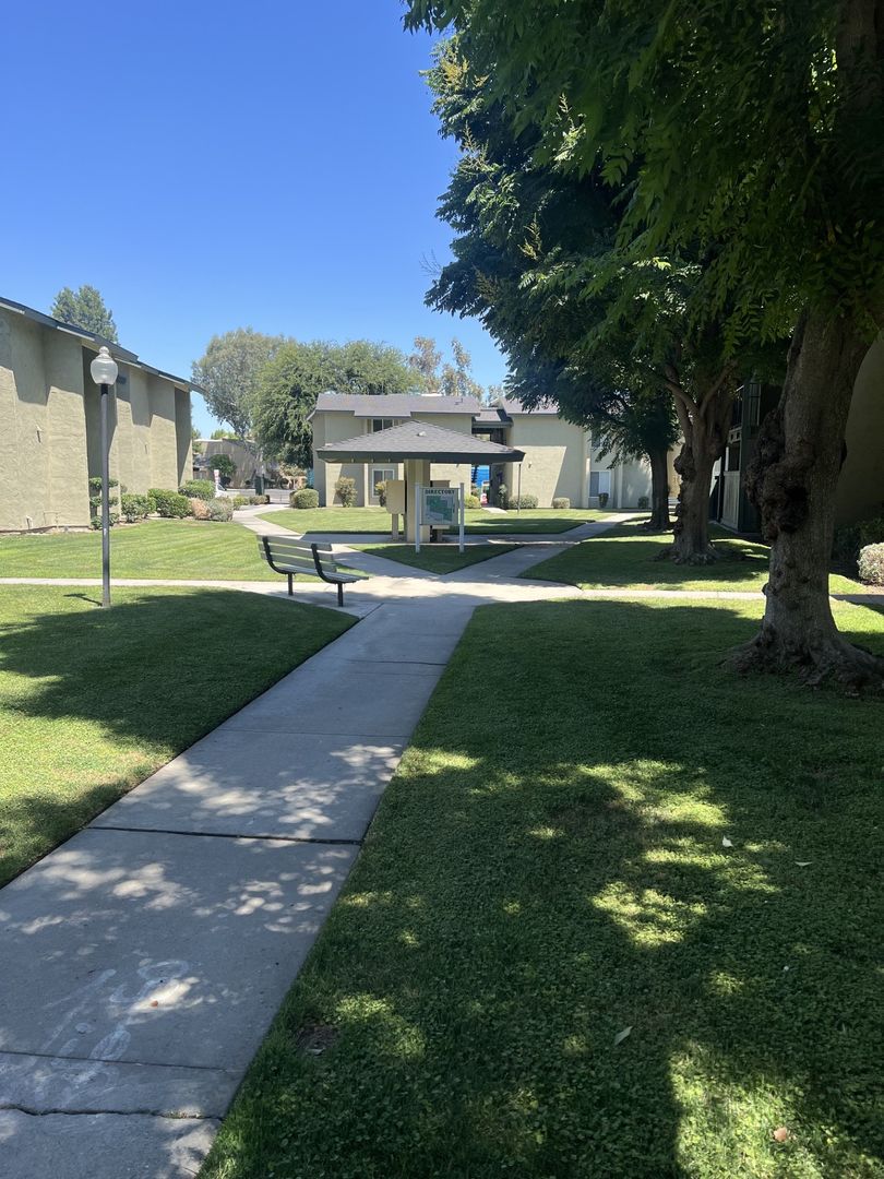 Raintree Garden Apartments 10 of 12