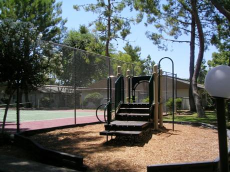 Clovis Apartment: 1201 Scott Ave.