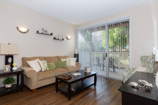 Newly Remodeled 1 Bedroom 1 Bathroom! – photo 1