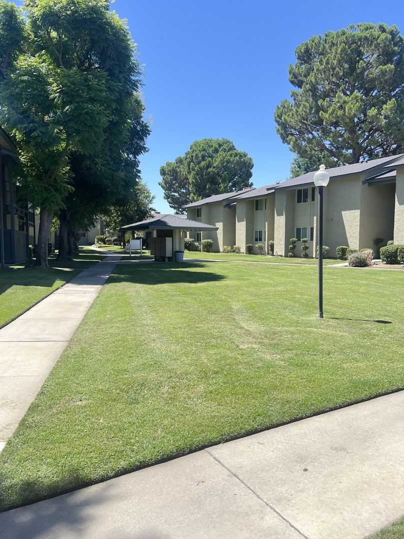 Raintree Garden Apartments 11 of 12