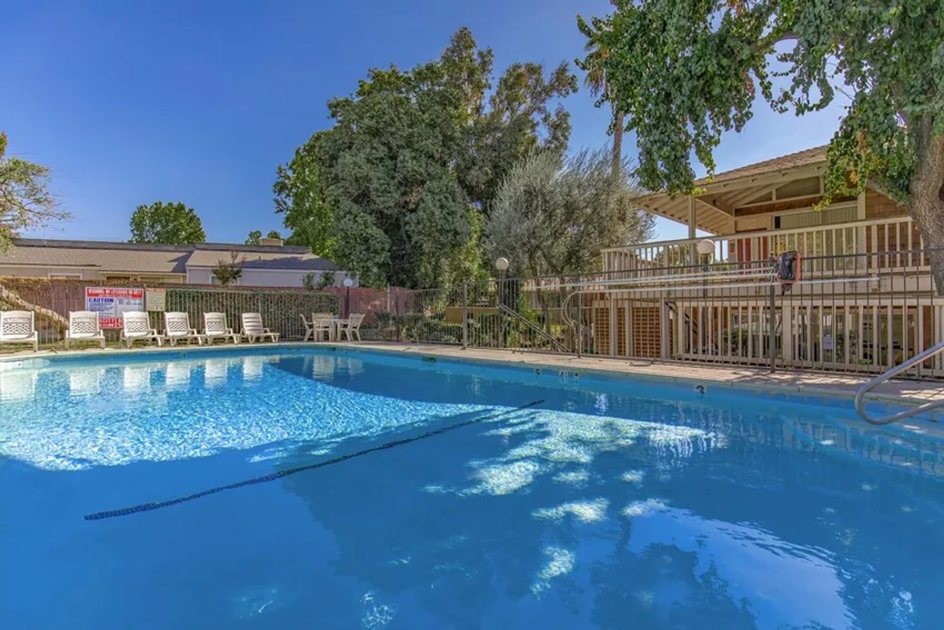 Pool at Laurel Glen (3 of 3)