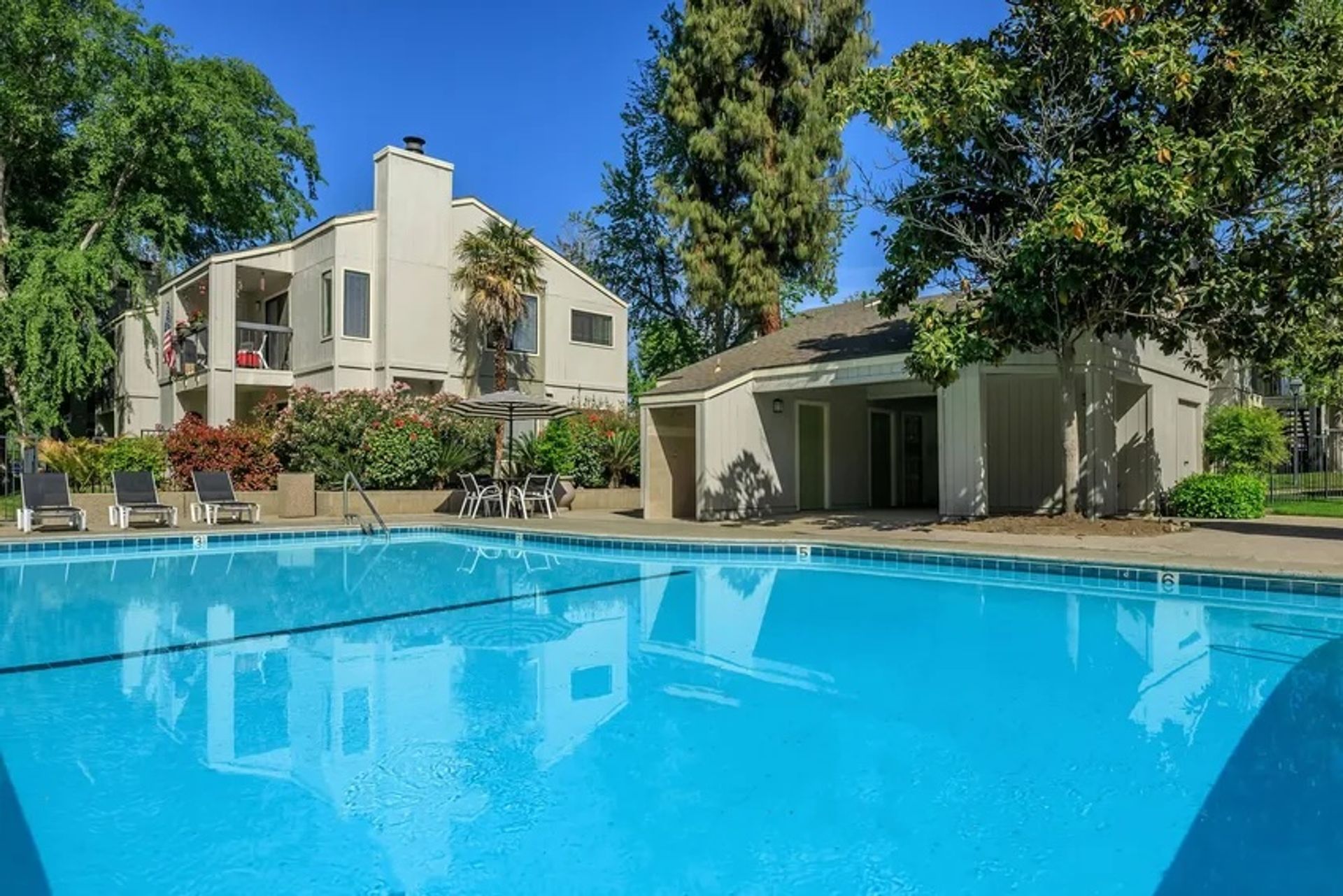 Bakersfield Apartment: 8200 Kroll Way