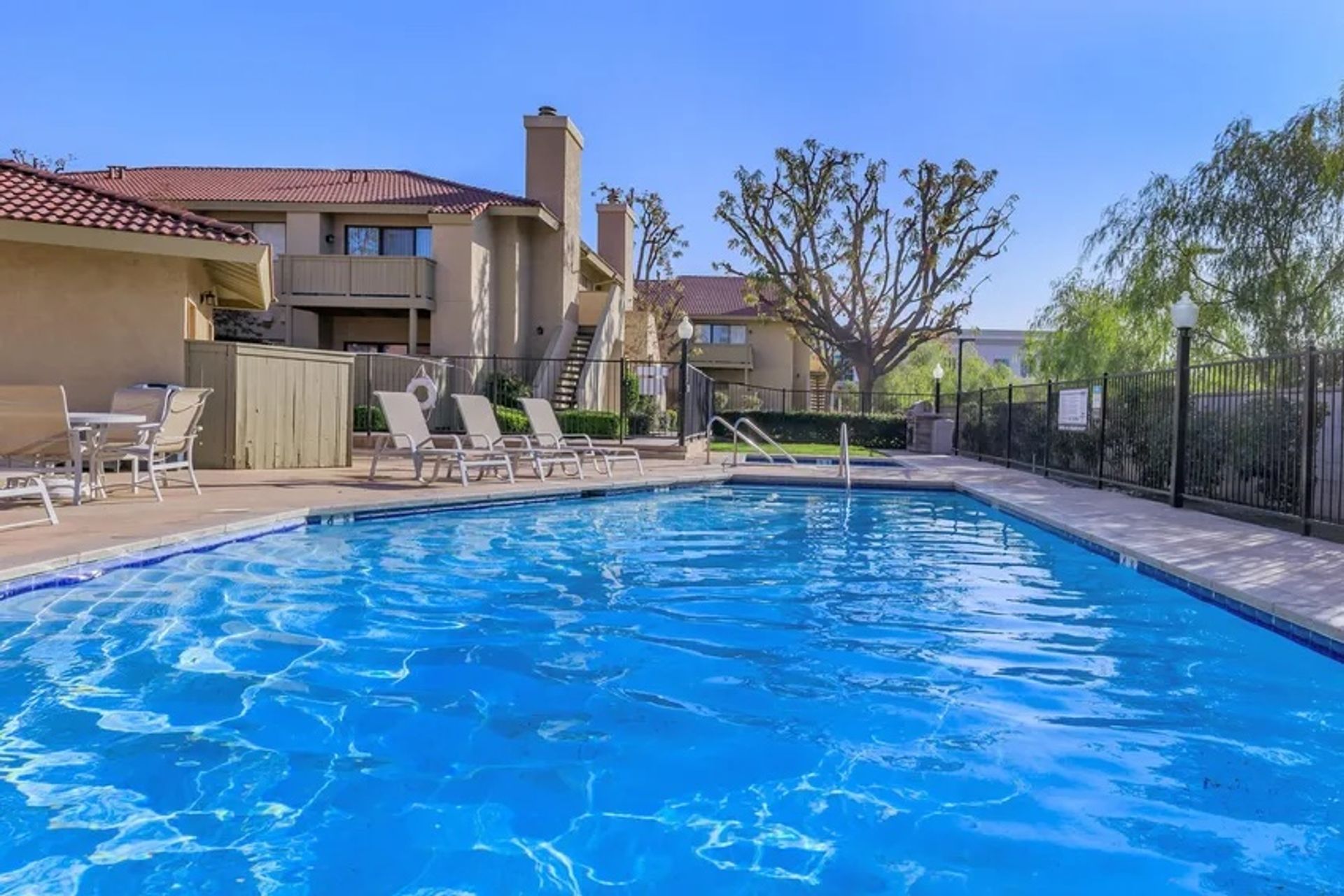 Bakersfield Apartment: 8001 Westfield Road