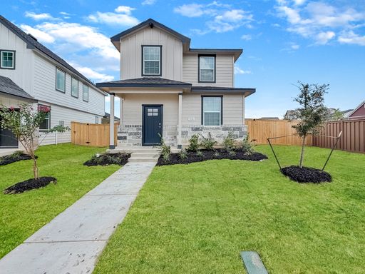New Braunfels Beauty – 4BR Home with Downstairs Guest Suite & Appliances Included! – photo 1