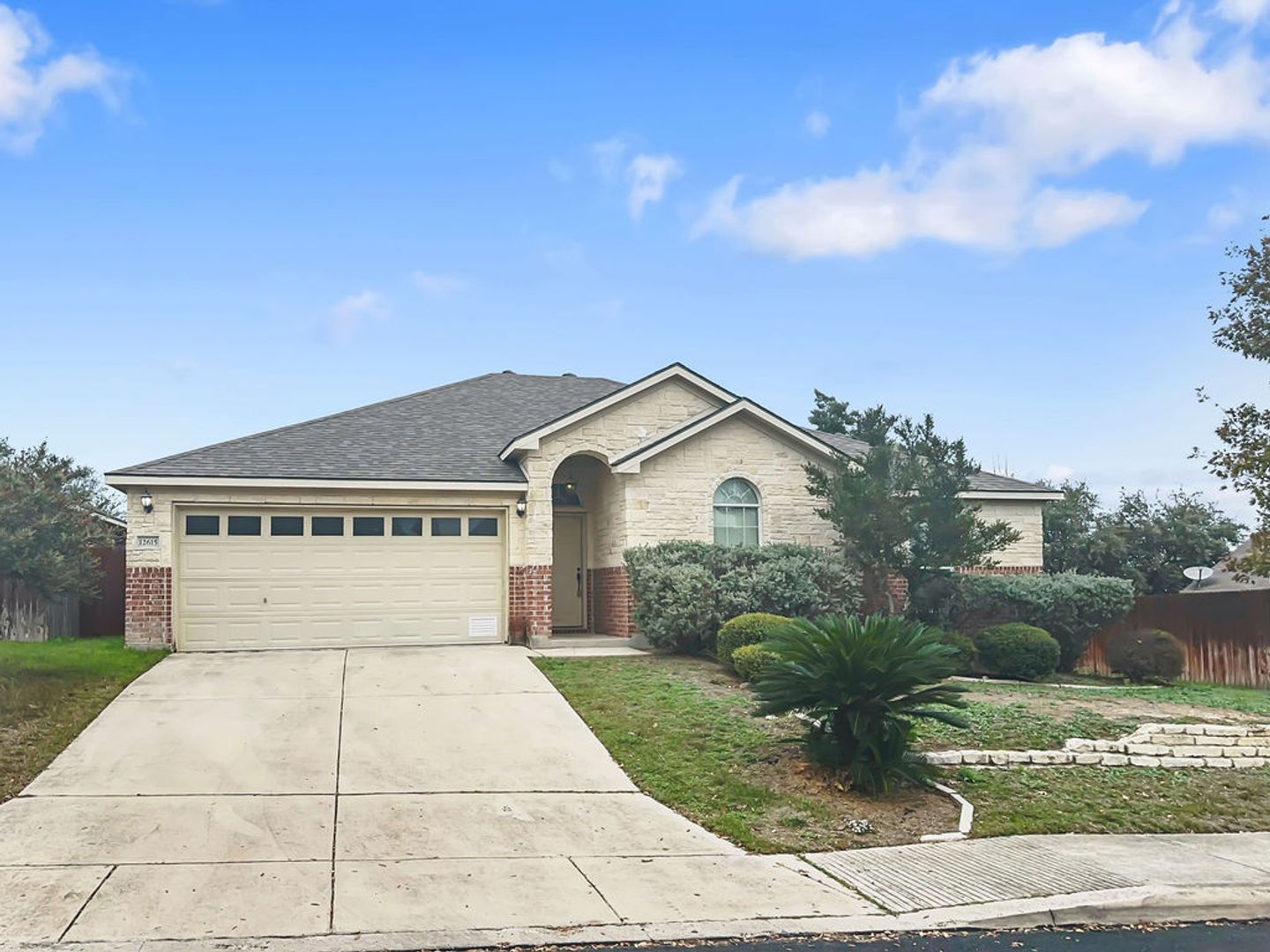 San Antonio House: 12615 Point Summit