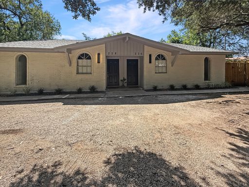 Move-In Ready 2BR Duplex – photo 1