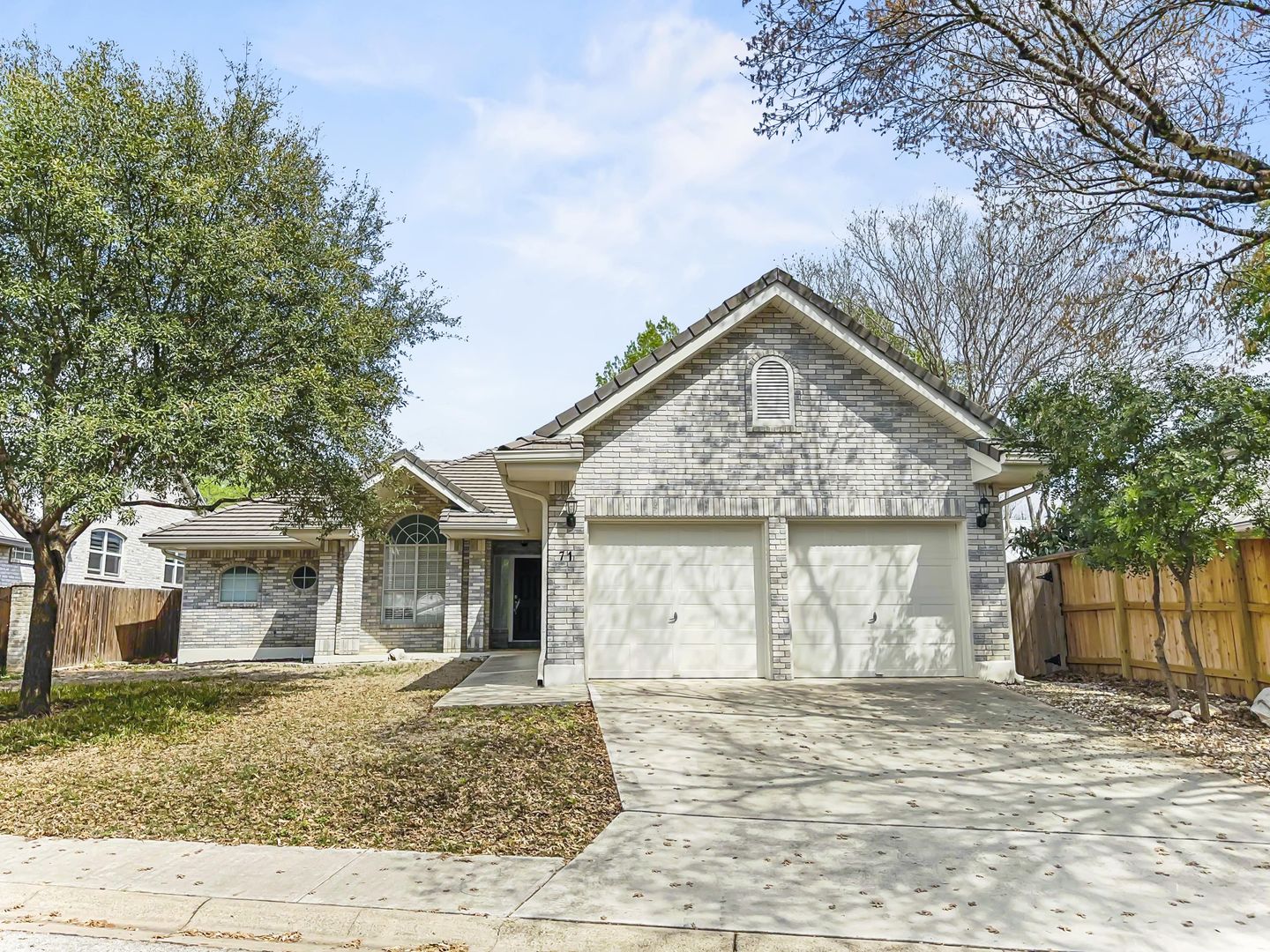 San Antonio House: 71 Wolfeton Way