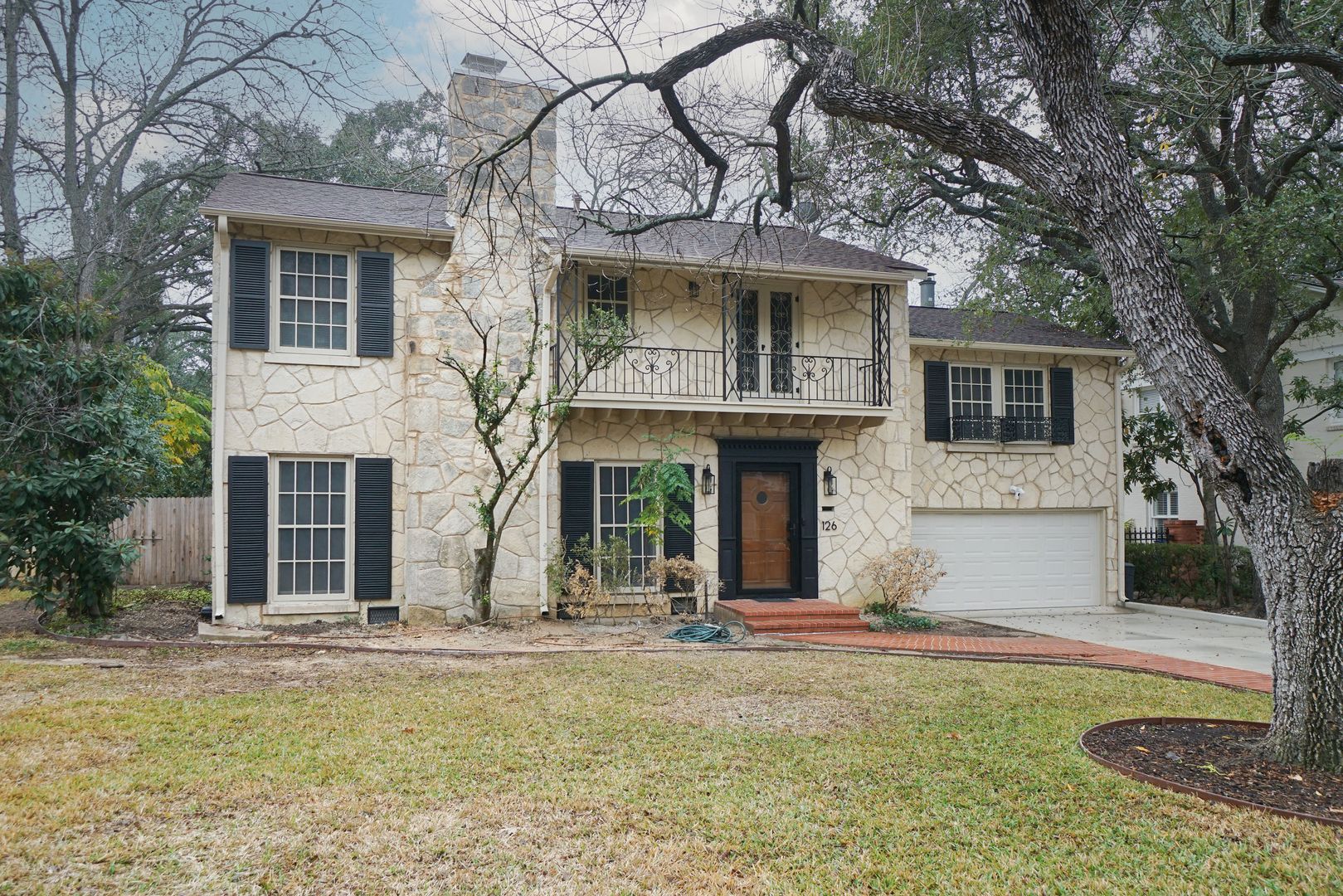 San Antonio House: 126 Stanford Dr