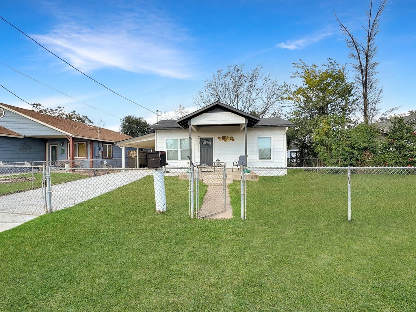 San Antonio House: 723 Paso Hondo St