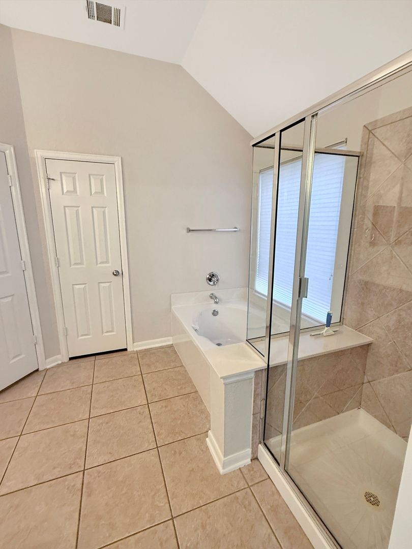 San Antonio House: 1803 Lookout Forest