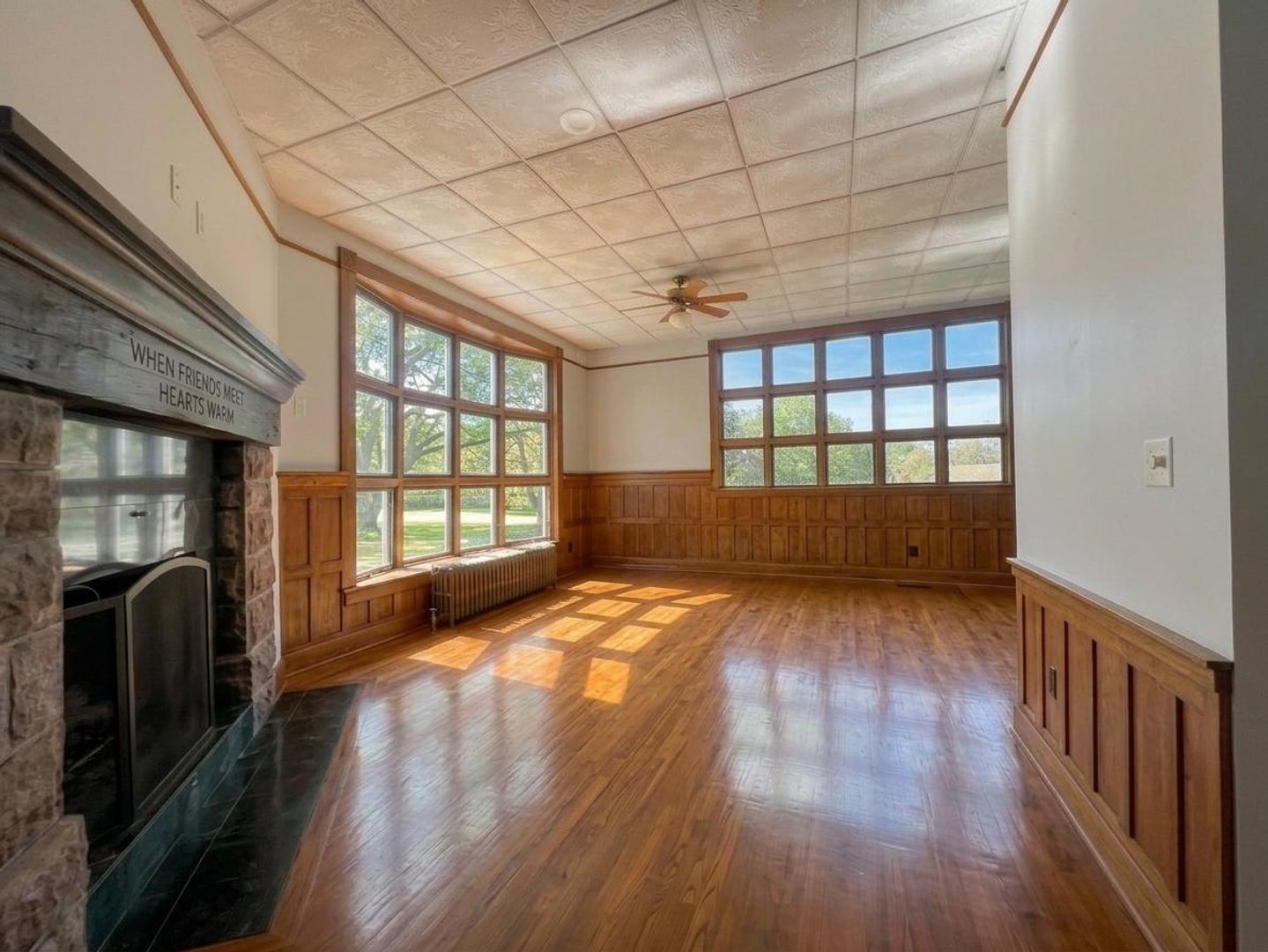 Wayne Apartment: 114 Walnut Ave