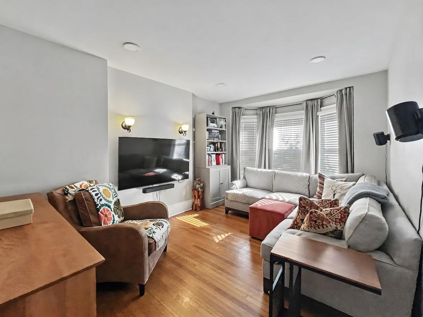 Bryn Mawr House: 1039 Rees Avenue