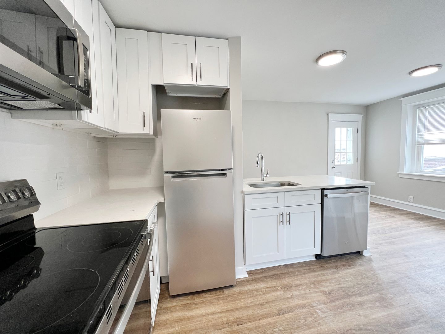 193-197 E Lancaster Ave