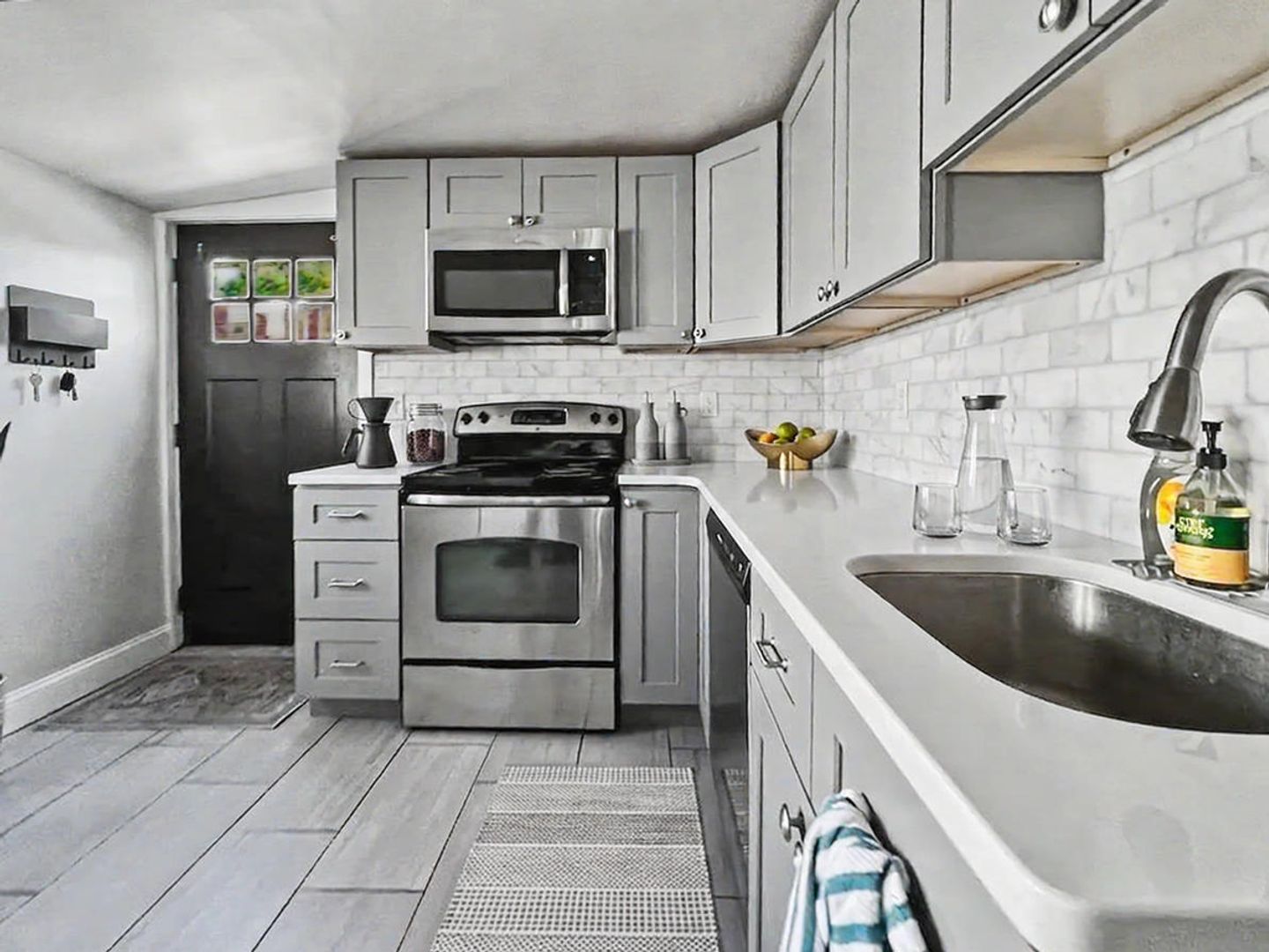 Bryn Mawr Apartment: 829-833 Conestoga Rd