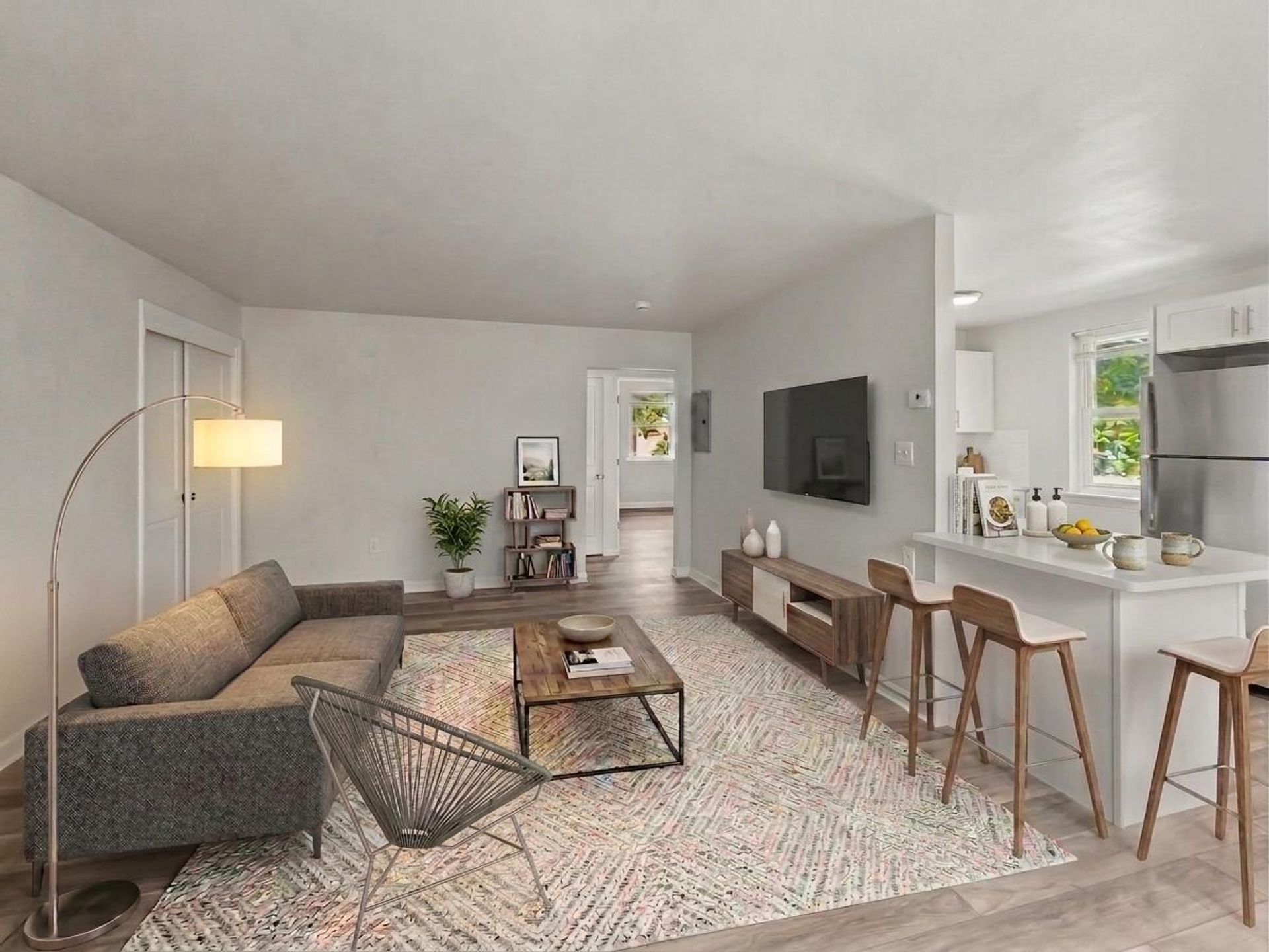 Springfield Apartment: 8 Midland Avenue