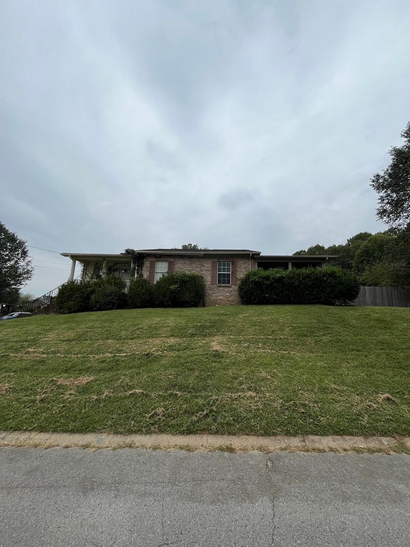 Hermitage House: 680 Mercer