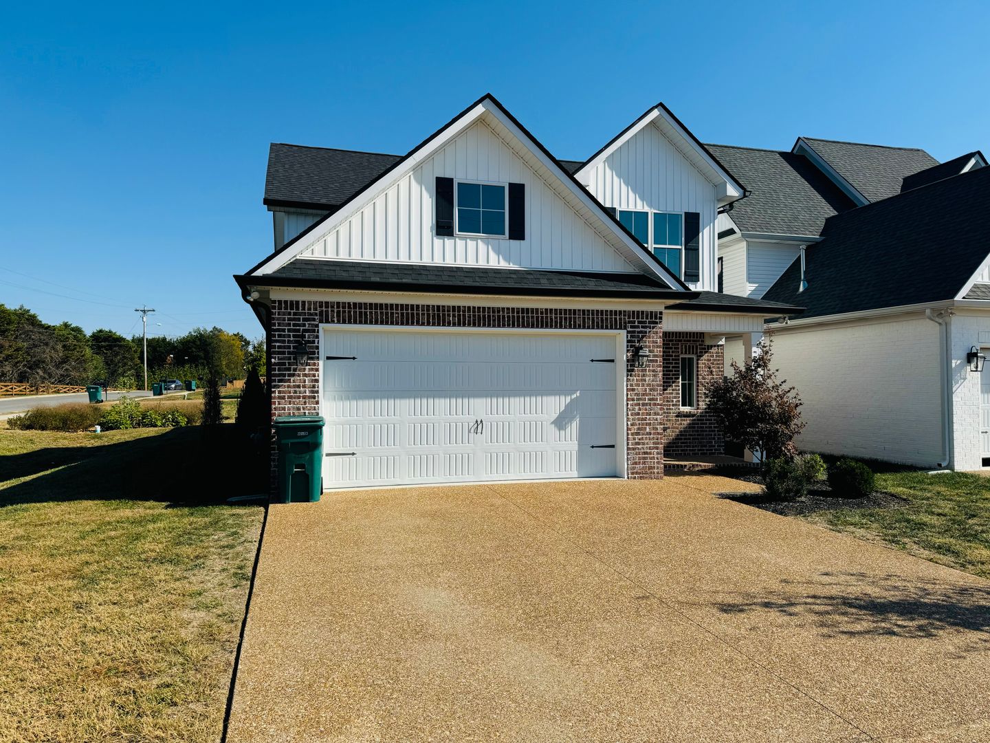 Lebanon House: 415 Maple Hill Dr