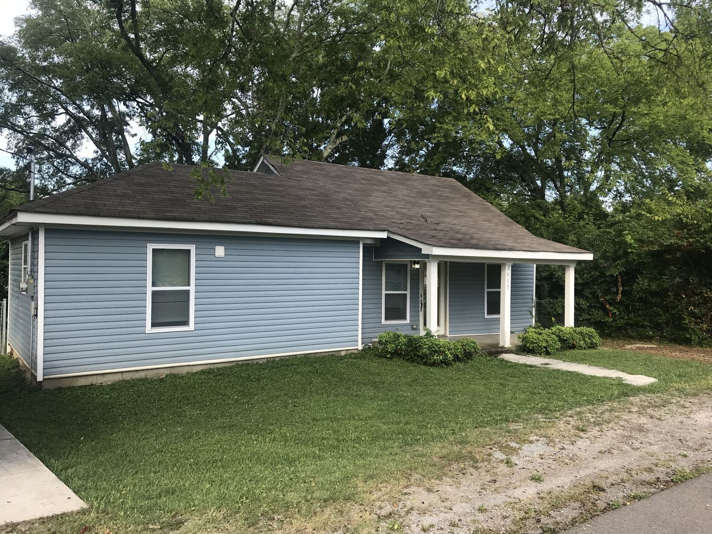 Lakewood House: 2408 Dabbs Ave