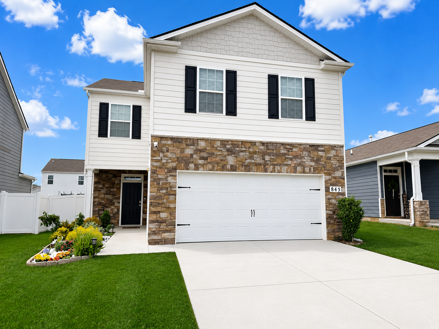 Lebanon House: 845 Long Leaf Road