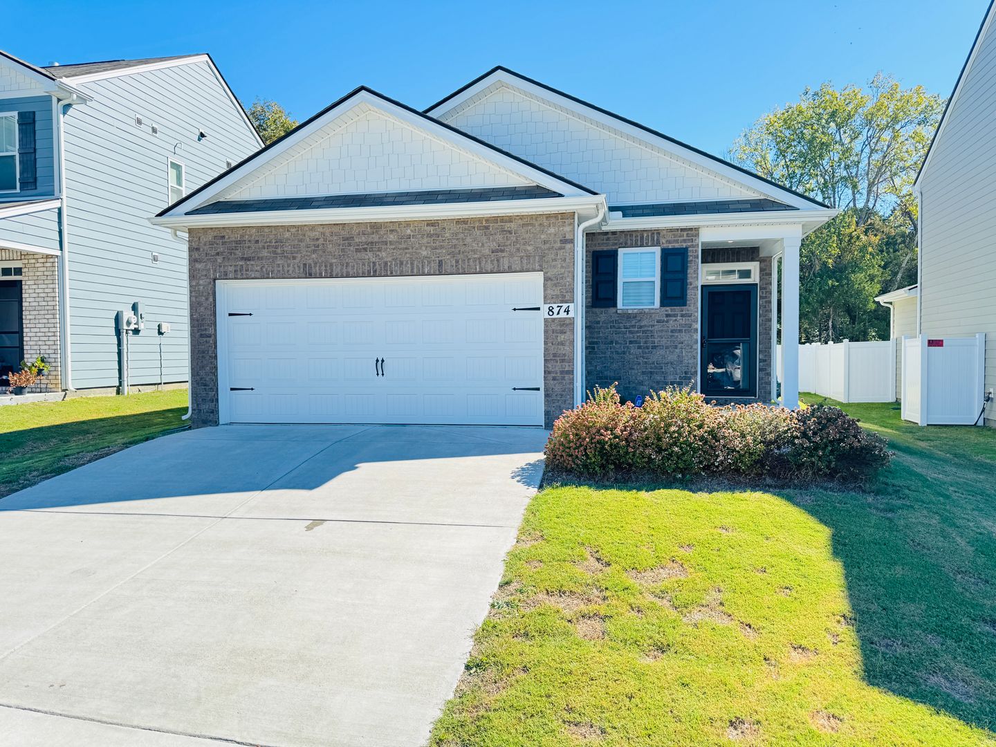 FOR LEASE- ONE LEVEL, SINGL-FAMILY HOME IN LEBANON! 