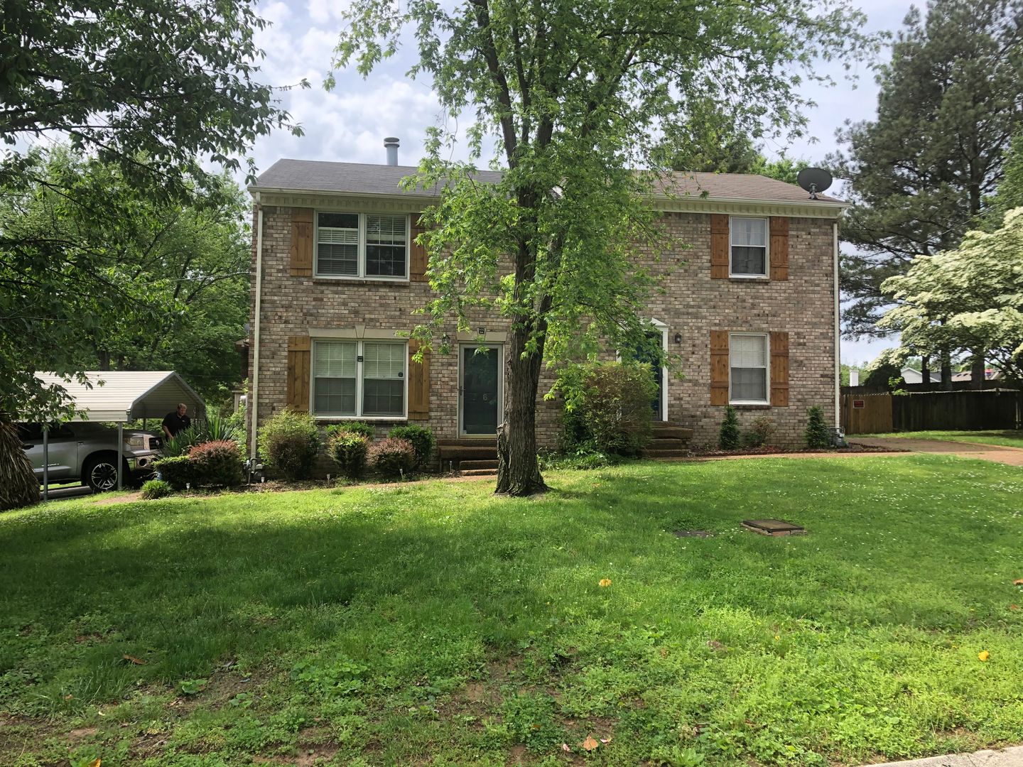Nashville House: 906 Hammack Drive