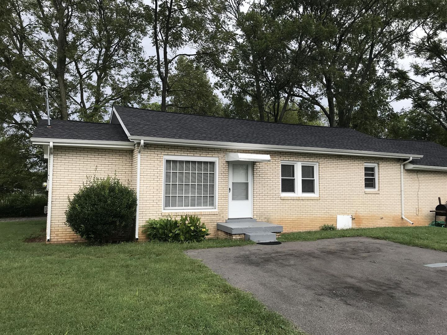 Lebanon Apartment: 501 Wilson Ave