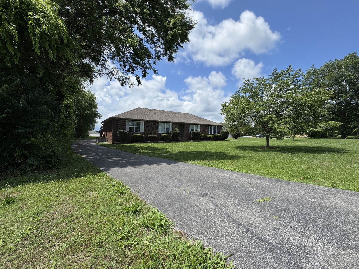 Lebanon House: 1426 Alhambra Dr- A