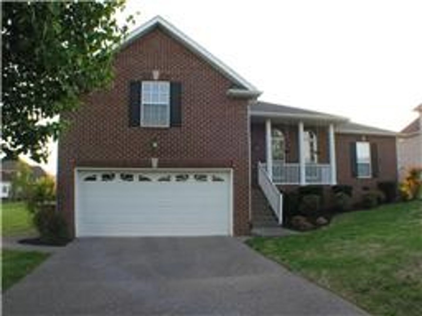 Lebanon House: 3222 Briarhill Ct