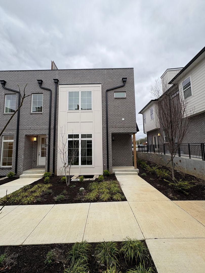 Lebanon Apartment: 310 Cedar St.