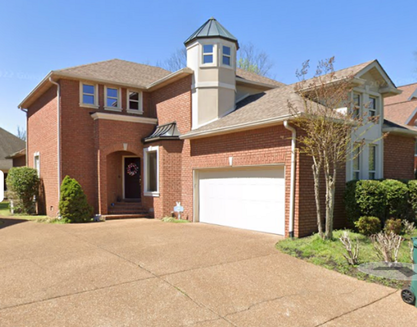 Lebanon House: 1150 Fairways