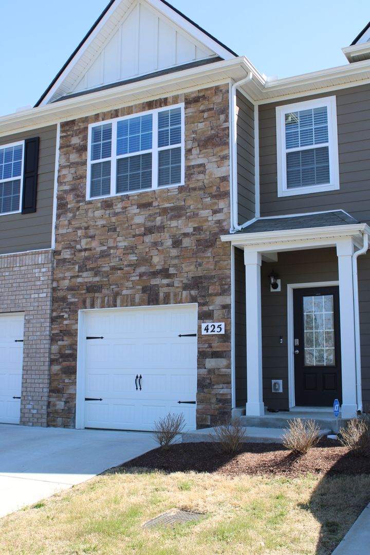 For Lease - 3 Bed, 2.5 Bath, 1600 sqft Townhome, Lebanon, TN