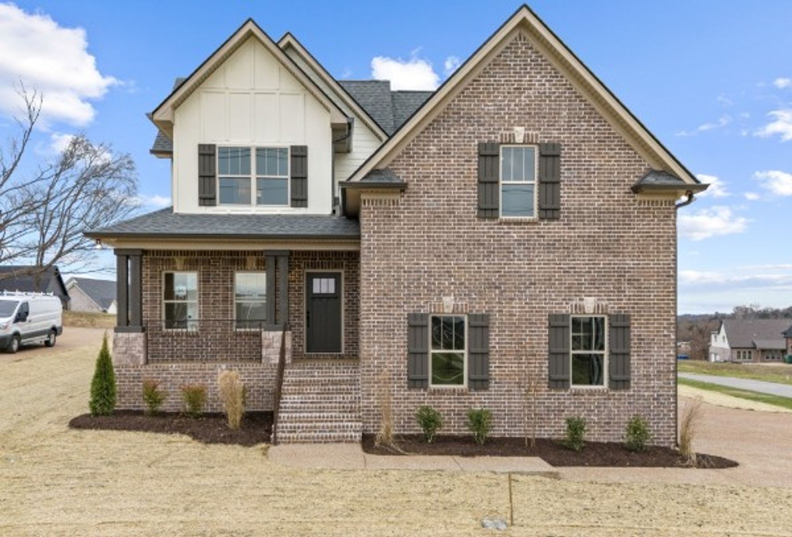 Lebanon House: 1111 Joe Martin Ln