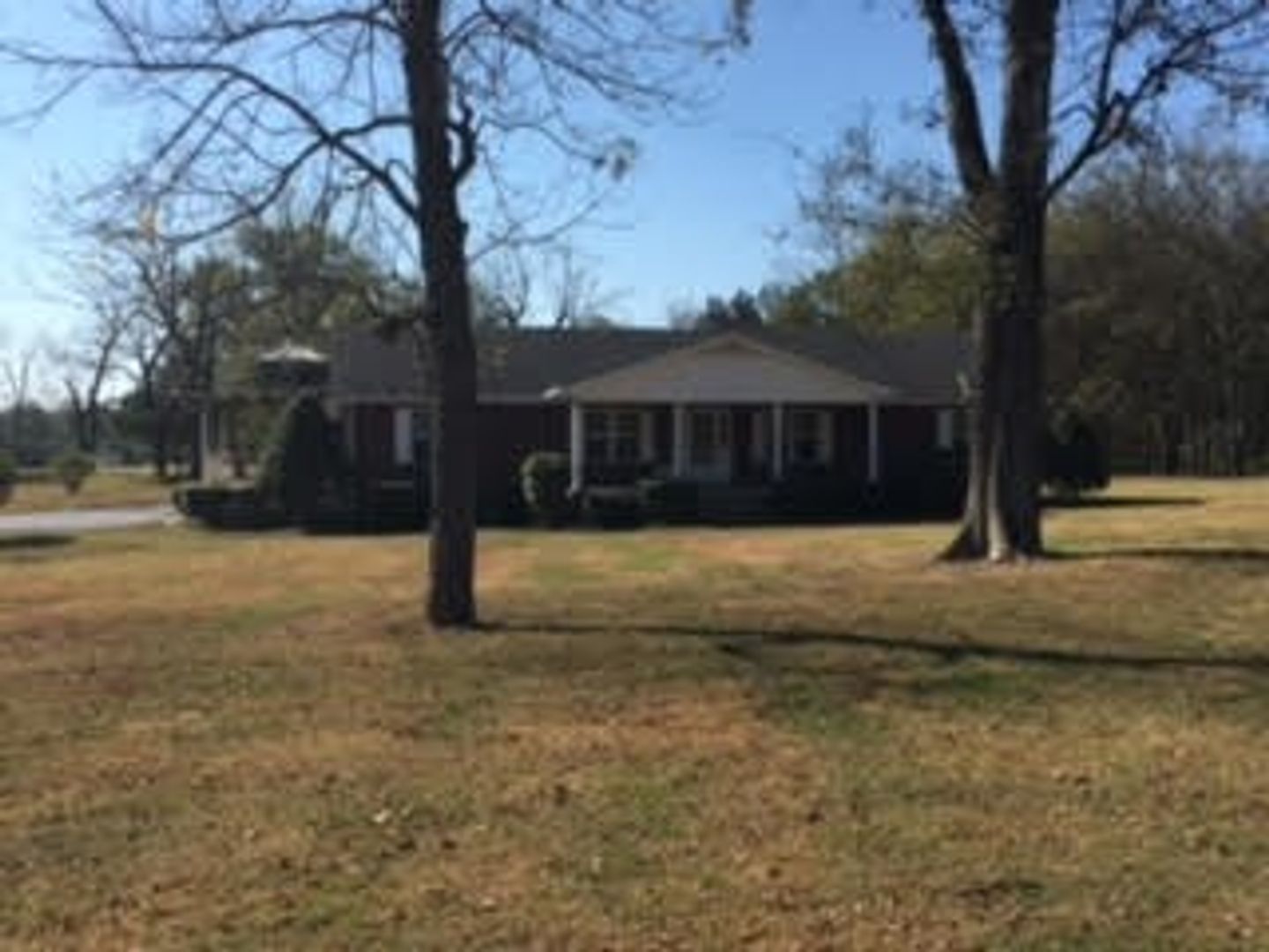 Lebanon House: 7744 Coles Ferry Pike
