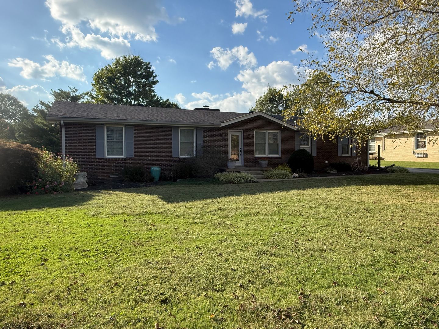 Lebanon House: 412 Winwood Dr